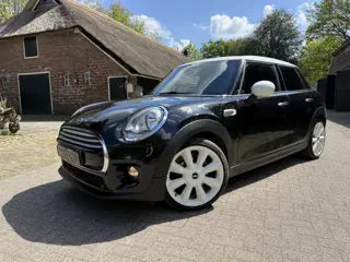 MINI Mini 1.5 Cooper Pepper. ,17", multi media,cruise. Zeer mooi !!