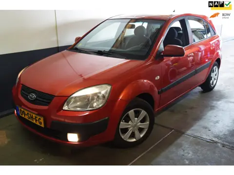 Kia Rio 1.4 X-tra 5-deurs "Tropical Red" 97 pk