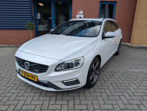 VOLVO V60 2.4 D6 AWD PL.I R-D.