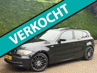 BMW 1-serie 116i OPENDAK/NAVI/PDC/S-VRMN//6BAK/APK 10-26
