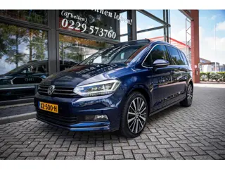 Volkswagen Touran 1.8 TSI 180pk Highline Business R | 7 persoons | Trekhaak | Panoramadak | Led | Na