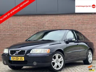 Volvo S60 2.5T DRIVERS EDITION | NL-AUTO! | LEER | TREKHAAK!