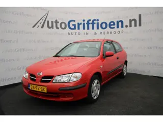 Nissan Almera 1.5 keurige hatchback met airco met nieuwe APK bij aflevering