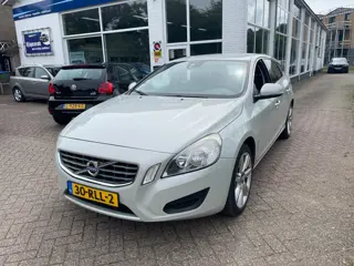 Volvo V60 1.6 T4 Momentum
