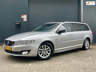 Volvo V70 2.0 D4 Summum VOL OPTIES LEER HARMAN/KARDON STANDKACHEL NAVI BLUETOOTH ACC DODEHOEK DEALER
