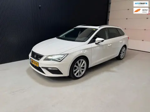 Seat LEON ST 2.0 TDI FR automaat Panorama trekhaak