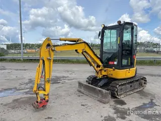 Komatsu PC26MR-3 (bj 2021)