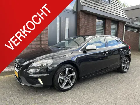 Volvo V40 1.6 T2 R-Design TREKHAAK AFNB. | AIRCO | NIEUWE APK / GOED ONDERHOUDEN AUTO!