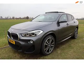 BMW X2 SDrive20i High Executive|M-Sport|adap. Cruise|Pano|Leer|Memory|Camera|HUD|E-Klep|Sfeer|Led