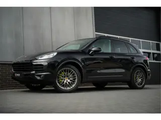 Porsche Cayenne 3.0 S 417 pk E-Hybrid Platinum Edition Sport-Chrono / Facelift/ NL-Auto/ Dealer.Ond/