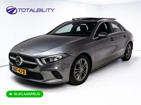 Mercedes-Benz A-Klasse 200 Premium Plus | Leer | Panodak | Stoelverw. | Afn. trekhaak | Navigatie | 
