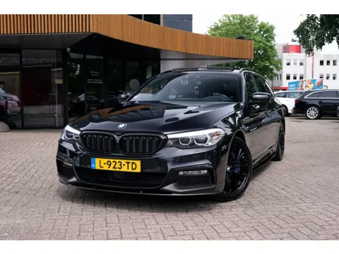 BMW 5-serie Touring 540i xDrive High Executive/ACC/Pano/Stoelventilatie/HUD/HarmanKardon/Trekhaak/