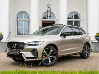 Volvo XC60 2.0 T6 Plug-in hybrid AWD Plus Dark | Pano | Head-up | Harman K | 360 camera |