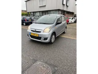 Daihatsu Cuore 1.0 Clever S 5 Deurs,Airco Apk 31-07-2027 Zeer nette en Super zuinige Cuore.