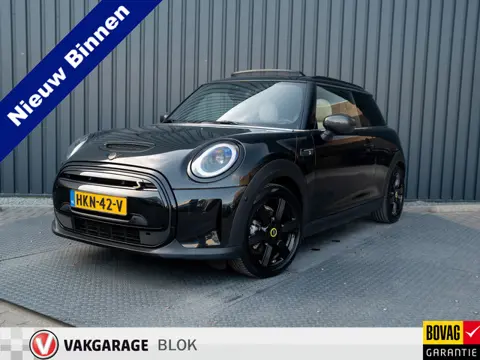 MINI Electric MINI Yours 33 kWh | Leder | Pano | Head Up | Harman/Kardon | Keyless | Camera | Prijs 