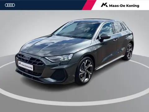 Audi A3 Sportback 40 TFSIe/204PK S Line · Camera  · Navigatie · Leder/stof · Garantie t/m 06-03-2029