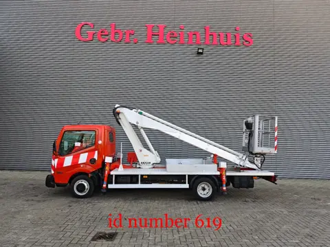 Nissan Cabstar 35.12 Multitel 160 ALU/DS (bj 2013)