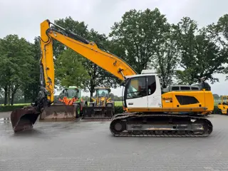 Liebherr R926 Semi Long 11 Mtr Boom (bj 2015)