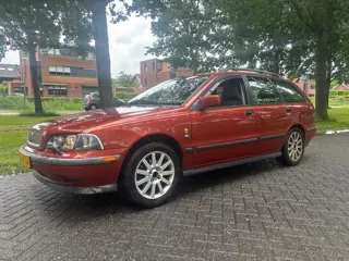 Volvo V40 1.8 Exclusive (bj 1998)