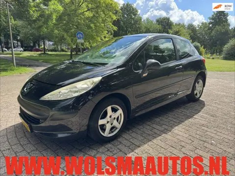 Peugeot 207 1.4-16V XR