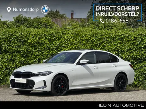 BMW 3-serie 330e | M Pro | s/k dak | Rode Remmen | Camera | Trekhaak