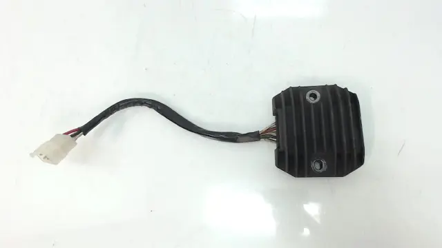 SPANNINGSREGELAAR Yamaha FAZER 600 1998 - 2000