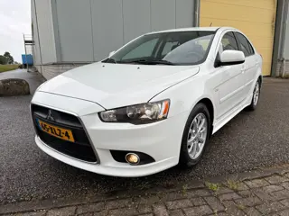 Mitsubishi Lancer Sportback 1.6 Edition Two