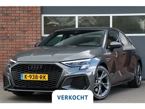 Audi A3 Limousine 35 TFSI S edition zwart optiek (bj 2021)