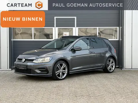Volkswagen Golf 1.5 TSI Highline Business R | R line | Panoramadak | Dodehoek | Stoel verwarming | C