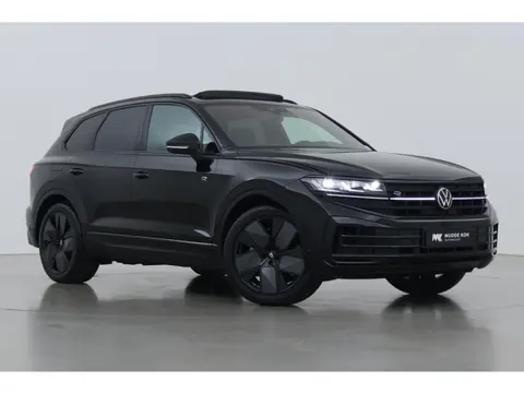 Volkswagen Touareg 3.0 TSi eHybrid 4MOTION R | FINAL EDITION | Luchtvering | Trekhaak | Panoramdak |