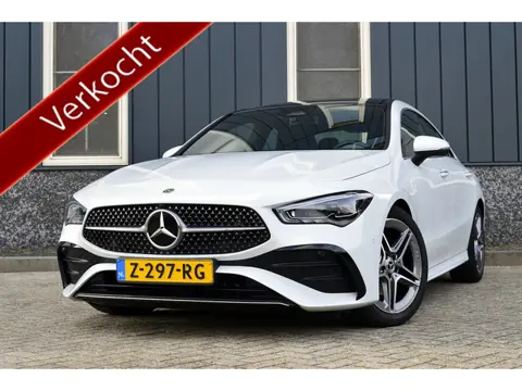 Mercedes-Benz CLA-Klasse 180 AMG Line Rijklaarprijs-Garantie Panoramadak Matrix Led  Apple Carplay/A