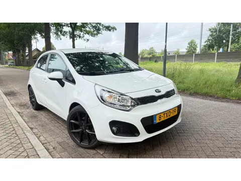 Kia Rio 1.2 CVVT World Cup Edition 2014 AC