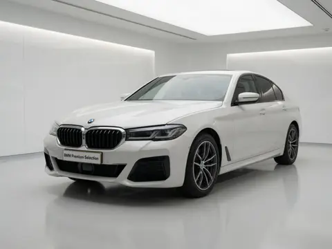 BMW 5 Serie Sedan 530e M-sport | Laser | Hifi | Diving Ass. Prof