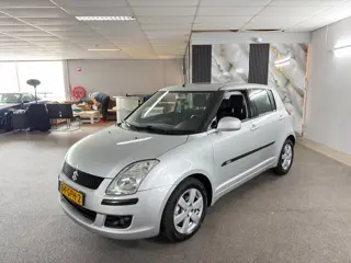 Suzuki Swift 1.3 Exclusive Apk Nieuw,Automaat,Airco,Bluetooth,N.A.P,Lm velgen,N.A.P,2 sleutels+Boekj