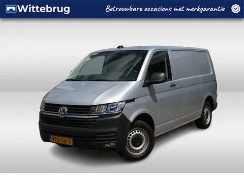 Volkswagen Transporter 6.1 2.0 TDI 110pk L1H1 30 Comfortline Navigatie / Parkeersensoren A./ Cruise 