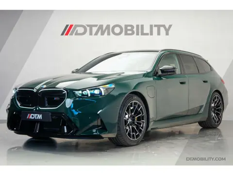 BMW 5-serie Touring M5 | M-Drivers Pack | Keramisch | Akrapovič | Goodwood Grün Sonderlackierung