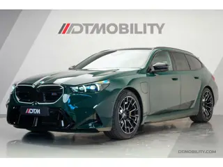 BMW 5-serie Touring M5 | M-Drivers Pack | Keramisch | Akrapovič | Goodwood Grün Sonderlackierung
