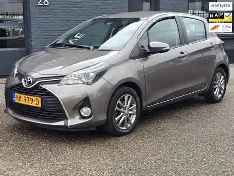 Toyota Yaris 1.3 VVT-i AUTOMAAT 1E EIGENAAR DEALER ONDERHOUDEN