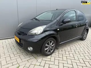Toyota Aygo 1.0-12V Dynamic Navigator