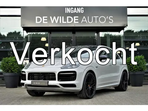 Porsche Cayenne Coupé 3.0 E-Hybrid SportDesign 462pk Krijt 4-wielbesturing Sportuitlaat Pano 18-weg 