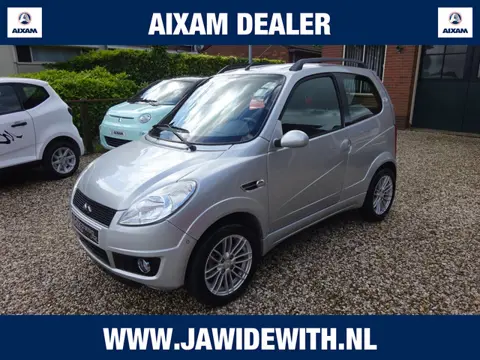 Ligier X-Too R Prestige DCi Centrale deurvergrendeling, Elektrische ramen, Radio, Lichtmetalen velge