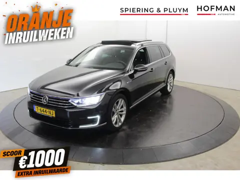 Volkswagen Passat GTE Pano Zwarte hemel Groot Navi EL Aklep Leder