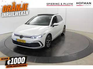 Volkswagen Golf 1.4 GTE 245Pk SOH 93% Trekh Panodak Camera Stuur/Stoel Verwarming Parelmoer lak