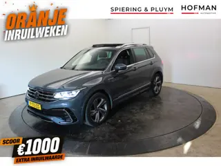 Volkswagen Tiguan 1.5 TSI R-Line EL Trekh+aKlep Panodak Virtual Camera Zwarte hemel bkl