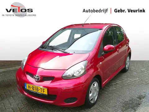 Toyota Aygo 1.0-12V Aspiration Red (bj 2010)