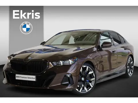 BMW 5 Serie Sedan 550e xDrive | M Sport Pro | Individual Exterieur & Interieur | Glazen Panoramadak 