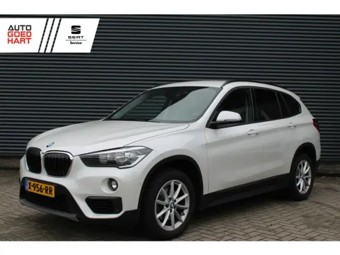 BMW X1 sDrive18i Executive Navigatie Wit-Metallic PDC