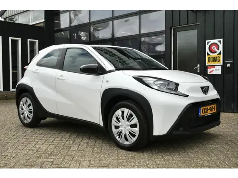 Toyota Aygo X 1.0 VVT-i S-CVT Play Automaat | Cruise | Camera | Airco