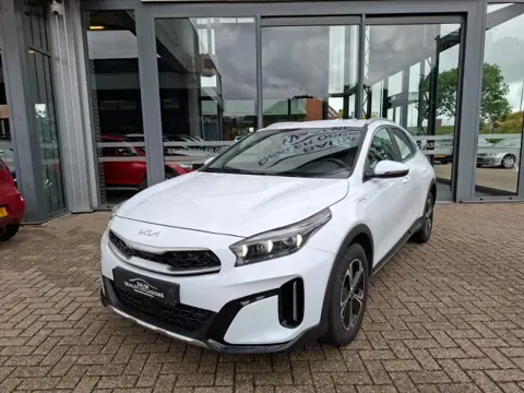 KIA XCEED 1.6 GDI PHEV DYNLINE AIRCO LMV PDC-CAMERA NAVI.