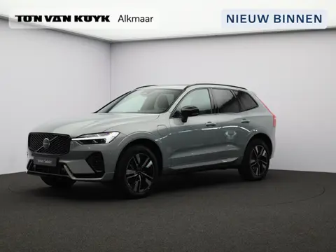Volvo XC60 2.0 T6 Plug-in hybrid AWD Plus Dark / Pano. dak / Harman Kardon Audio / all season banden